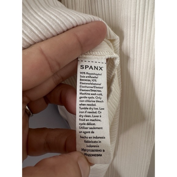Spanx Top Stretch Rib Ribbed Powder Shirt Medium M L/S Square Fitted Minimalist - Picture 8 of 8